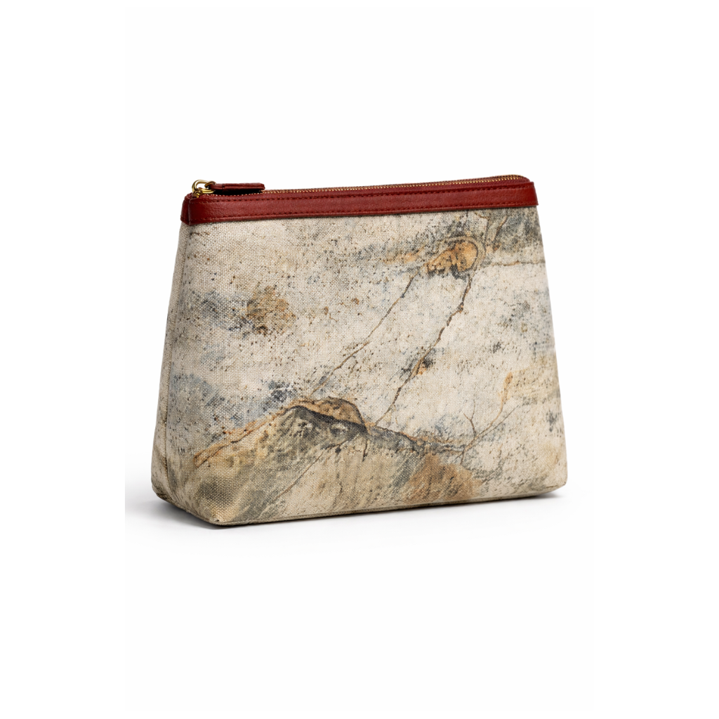 Linen organizer pouch
