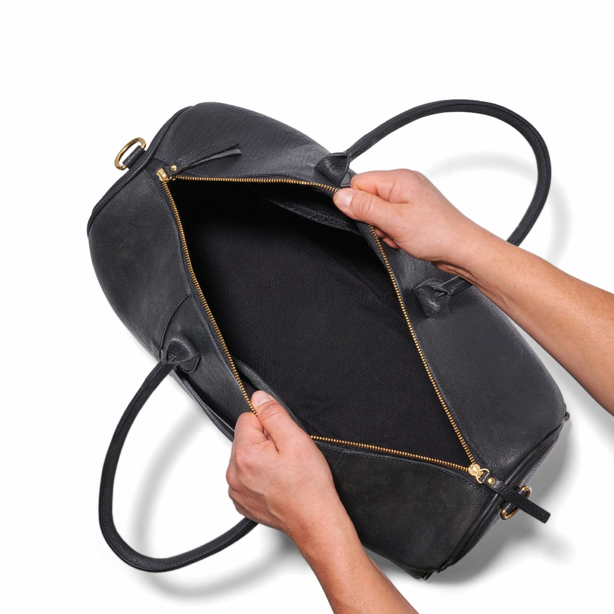 Range Revolution Duffle Bag with interior pockets and trolley sleeve